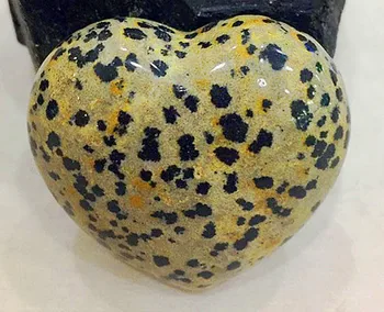 1бр 50 г натурален кварцов леопардового камък. Комплект във формата на сърце. Най-добрият подарък за приятелка.